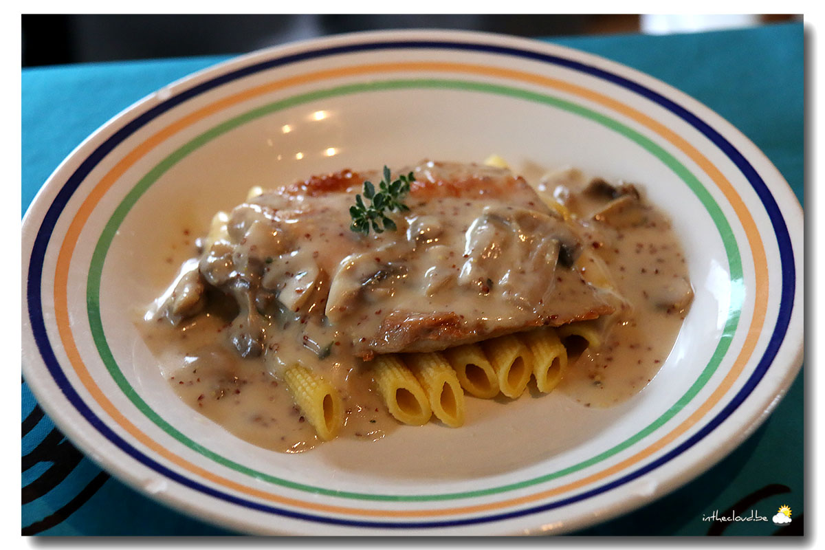 Escalope De Veau à La Crème Et Champignons