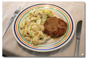 Hamburger cordon bleu, goncchis aux poireaux béchamel