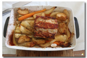 Rôti de porc aux pommes, poires et panais