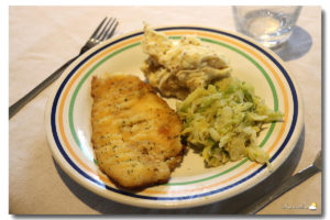 Filet de limande, chou vert et purée à la moutarde