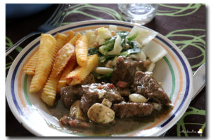 Carbonades à la Maredsous Brune, salade de chicon & salade de blé