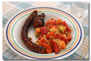 Perles de couscous aux poivrons et aux merguez