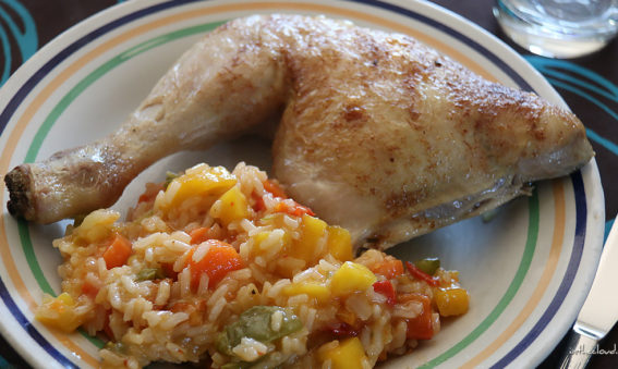 Cuisse de poulet, sauce aigre-douce à la mangue et riz