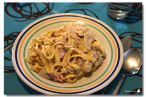 Tagliatelles aux chicons et aux deux saumons