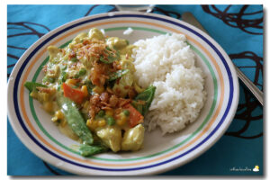 Poulet curry aux légumes, riz Thaï