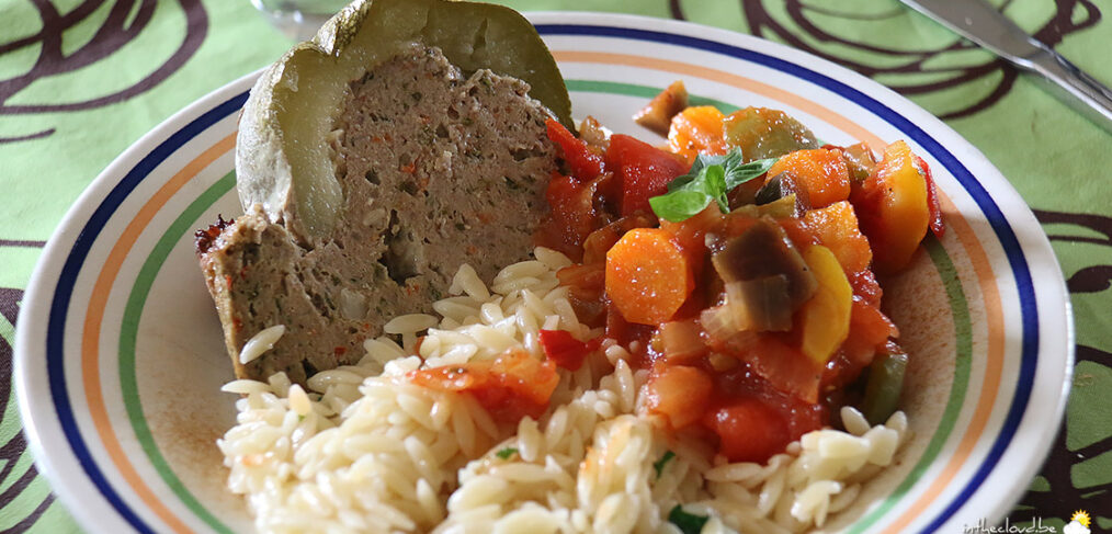 Courgette ronde farcie, ratatouille & pâtes grecques