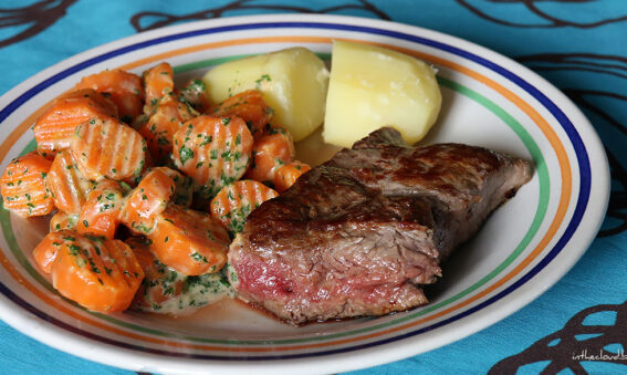 Beefsteak, carottes à la crème