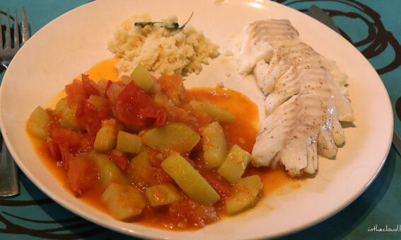 Filets de cabillaud et sauce tomate épicée