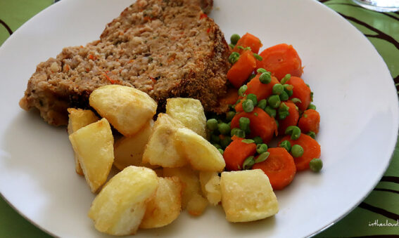 Pain de viande, petits pois carottes & pommes de terre de Mamy Nicole