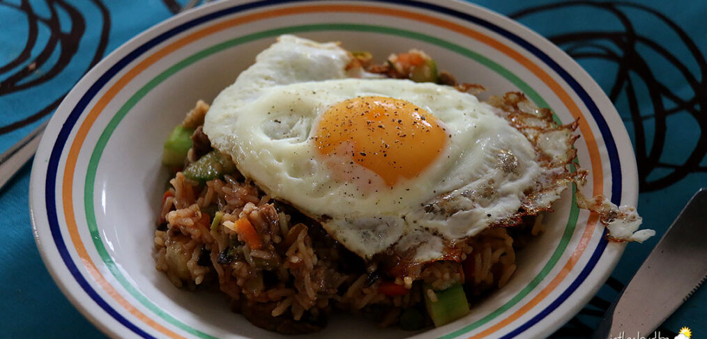 wok à l'orientale au soleil levant